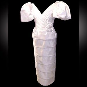 Vintage 1980’s Rose Taft Formal / Wedding Gown Chiffon Size 2